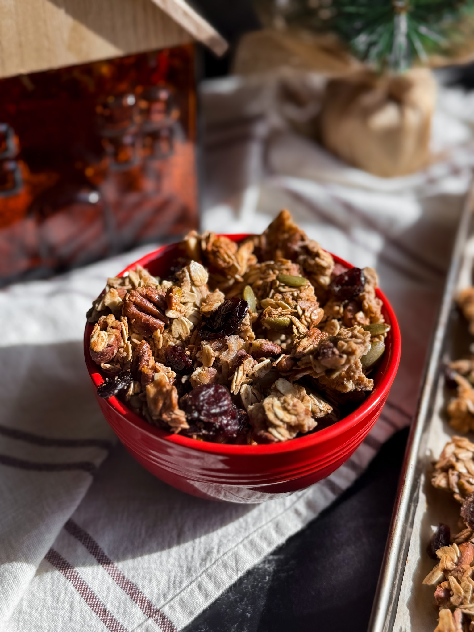 Homemade Holiday Granola: Simple Steps for Delicious Gifts